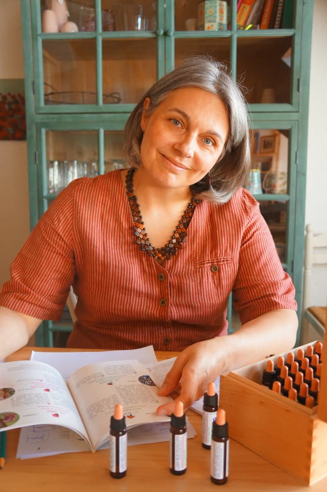 Emilie Muau, énergéticienne, soins énergétiques et conseillère en fleurs de Bach à Sainte-Anne-d'Auray